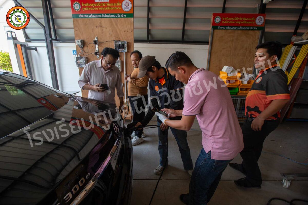 บรรยากาศการเรียน EV (8)"