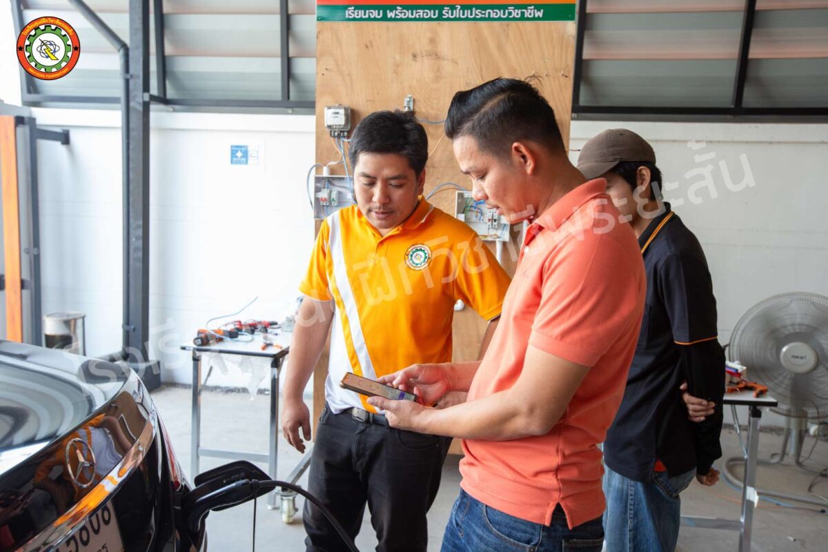 บรรยากาศการเรียน EV (9)"